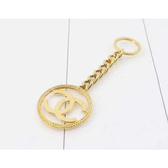 CHANEL CC Bag Charm / Key Chain - Picture 2 of 4